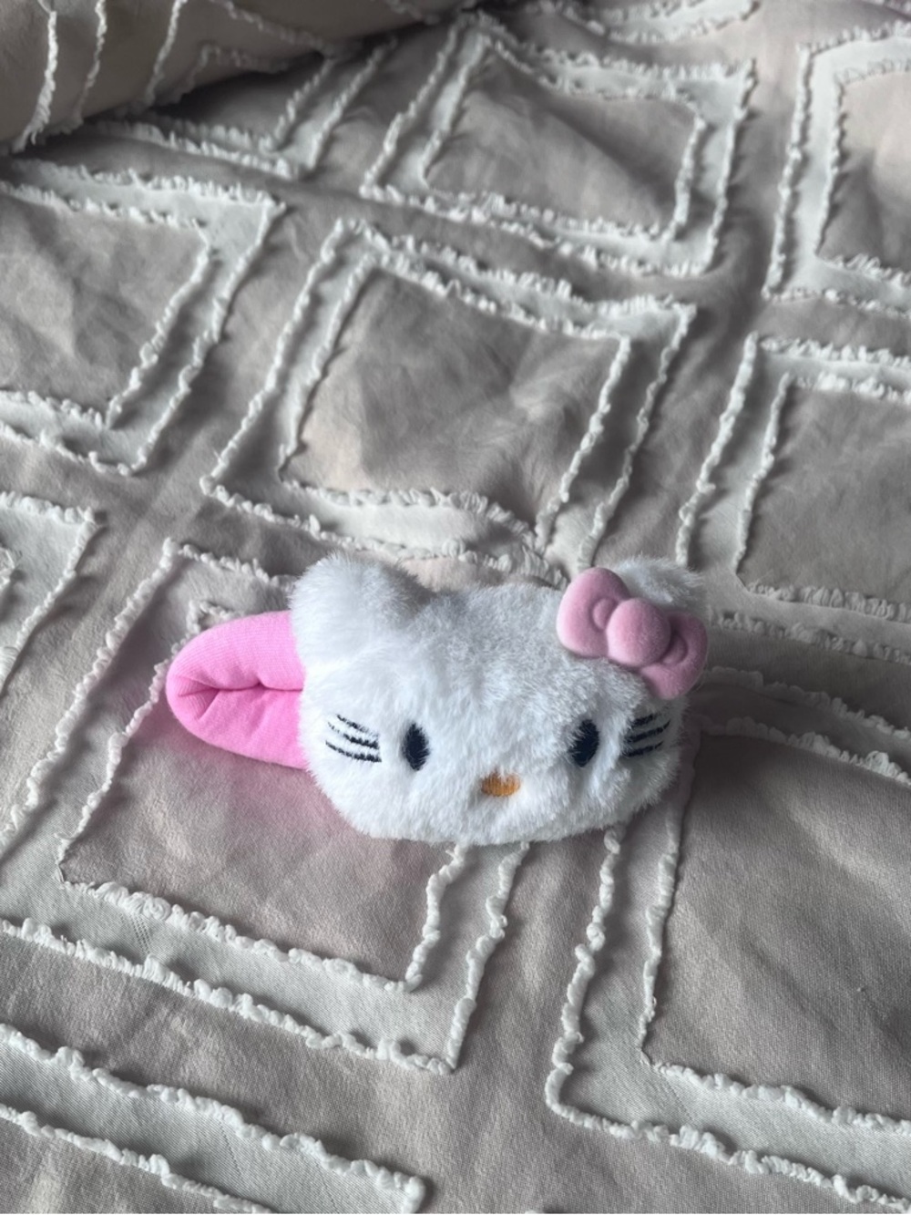Jumbo Plush Hello Kitty Hair Clip
